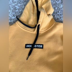 Hollister hoodie yellow size XS in men’s
